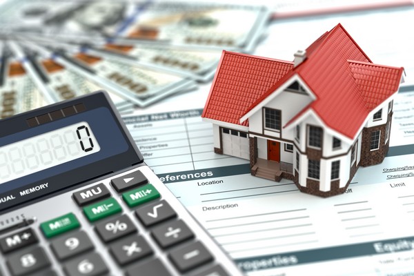 Mortgage calculator. House, noney and document. 3d